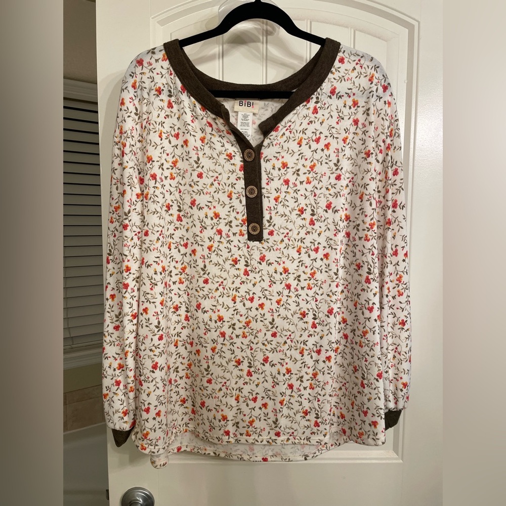 BiBi Floral Button-Up with Brown Trim
